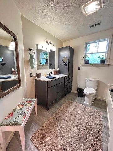 827 Eason Court, La Porte, IN 46350