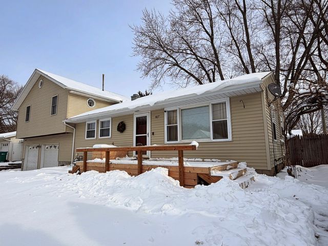 827 Eason Court, La Porte, IN 46350