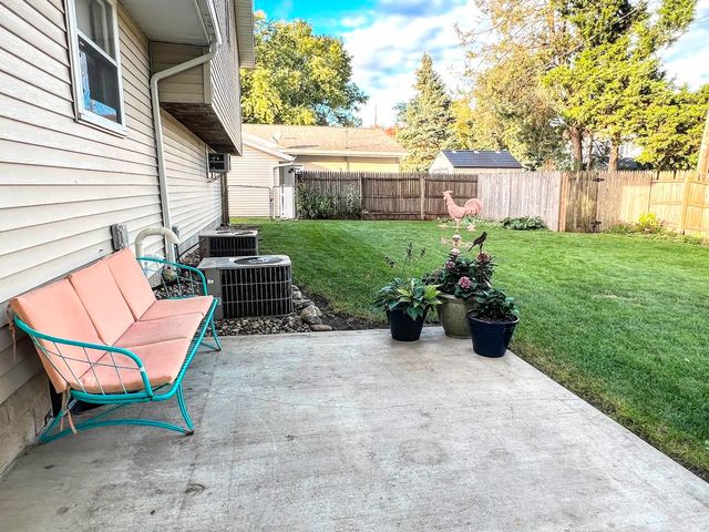 827 Eason Court, La Porte, IN 46350