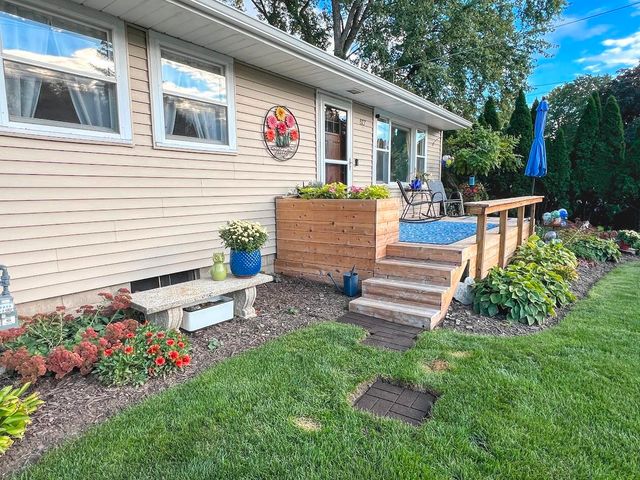 827 Eason Court, La Porte, IN 46350