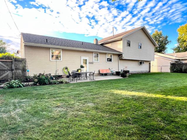 827 Eason Court, La Porte, IN 46350