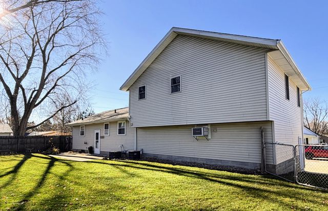 827 Eason Court, La Porte, IN 46350