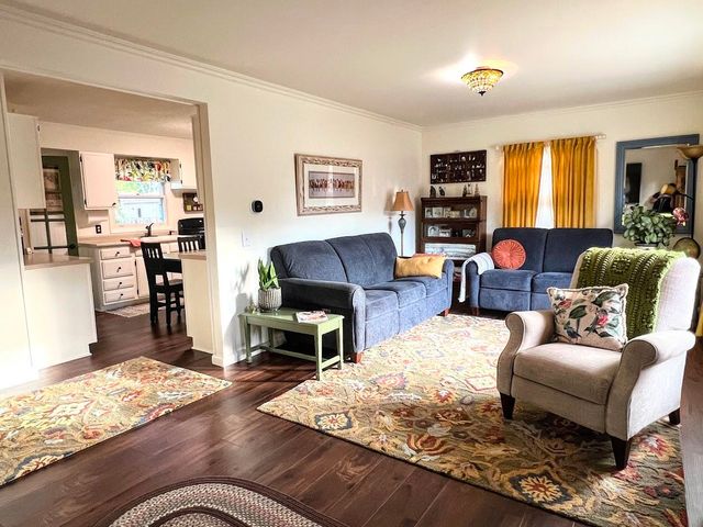 827 Eason Court, La Porte, IN 46350