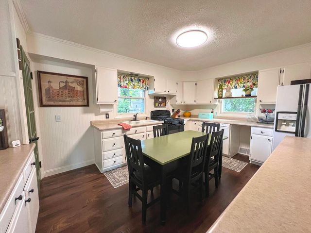 827 Eason Court, La Porte, IN 46350