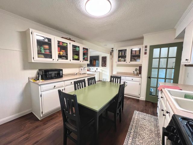 827 Eason Court, La Porte, IN 46350