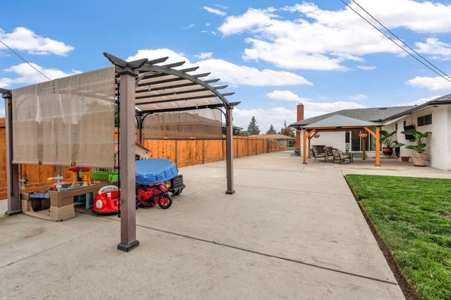 1313 De Cesari Avenue, Madera, CA 93637