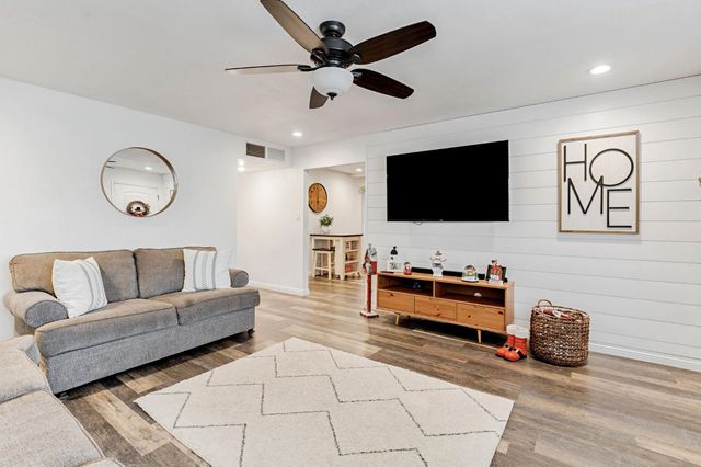 1313 De Cesari Avenue, Madera, CA 93637