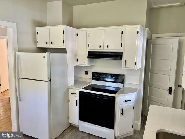 141 E ORANGE ST, Elizabethtown, PA 17022