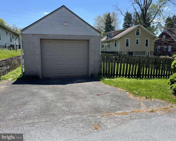 141 E ORANGE ST, Elizabethtown, PA 17022