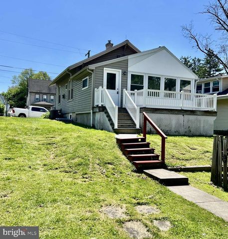 141 E ORANGE ST, Elizabethtown, PA 17022