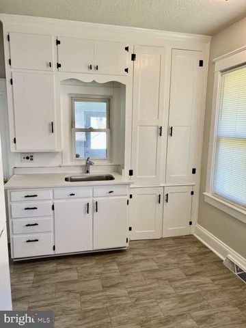 141 E ORANGE ST, Elizabethtown, PA 17022