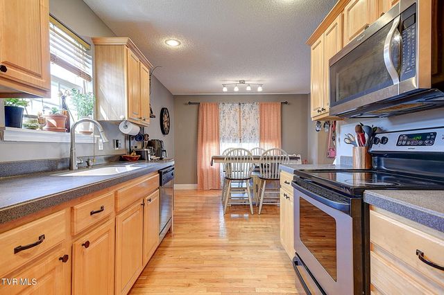 317 Henrys Lane, Bristol, VA 24202