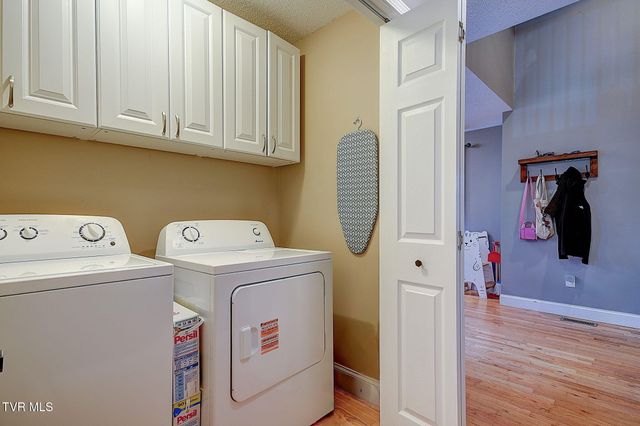 317 Henrys Lane, Bristol, VA 24202