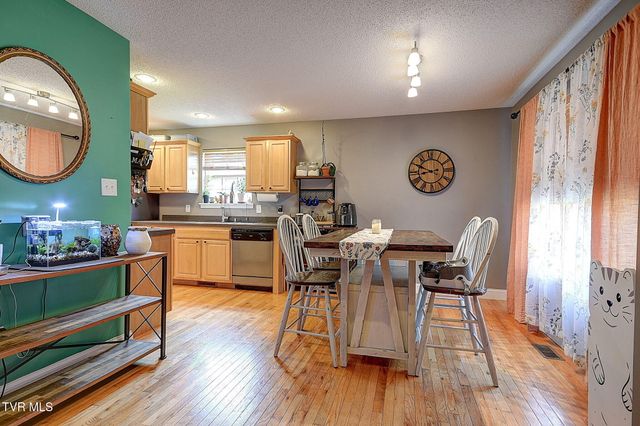 317 Henrys Lane, Bristol, VA 24202
