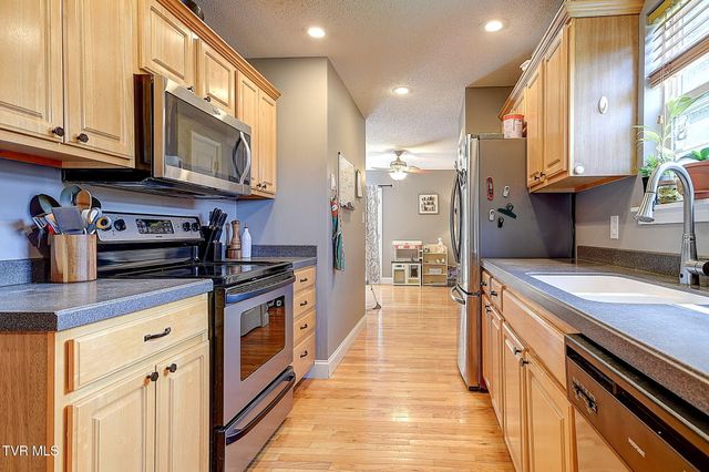 317 Henrys Lane, Bristol, VA 24202