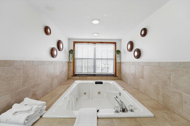 2813 Forrest Way, Pigeon Forge, TN 37863