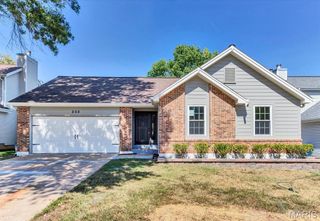 253 Oakbriar Farm Drive, Ballwin, MO 63021