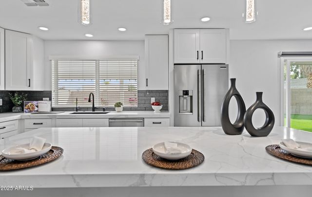 11615 N 30th Street, Phoenix, AZ 85028