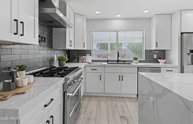 11615 N 30th Street, Phoenix, AZ 85028