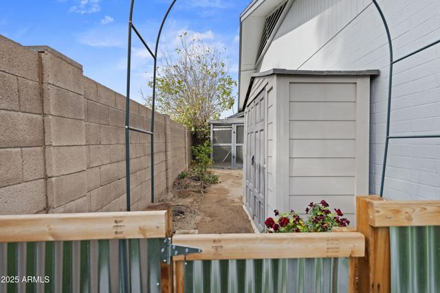 11615 N 30th Street, Phoenix, AZ 85028