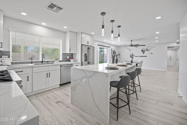 11615 N 30th Street, Phoenix, AZ 85028