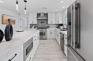 11615 N 30th Street, Phoenix, AZ 85028