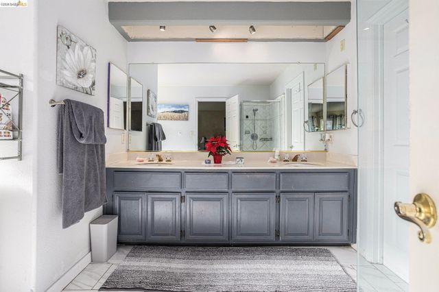 5490 Lenora Rd, Richmond, CA 94803