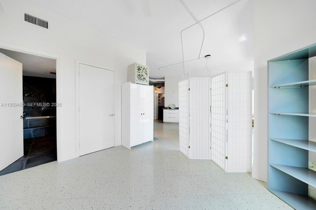 10 SW South River Dr PHI06, Miami, FL 33130