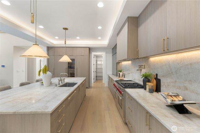 2202 102nd Place SE, Bellevue, WA 98004