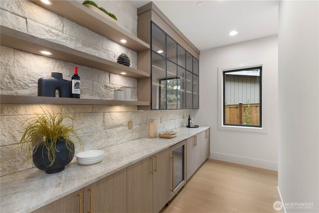 2202 102nd Place SE, Bellevue, WA 98004
