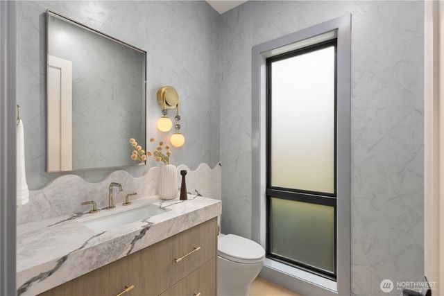 2202 102nd Place SE, Bellevue, WA 98004