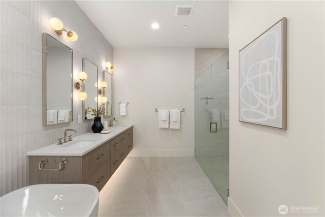 2202 102nd Place SE, Bellevue, WA 98004
