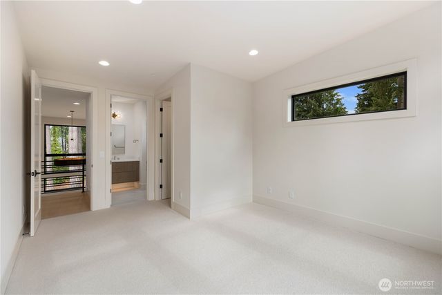 2202 102nd Place SE, Bellevue, WA 98004