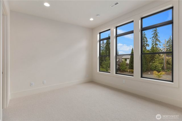 2202 102nd Place SE, Bellevue, WA 98004