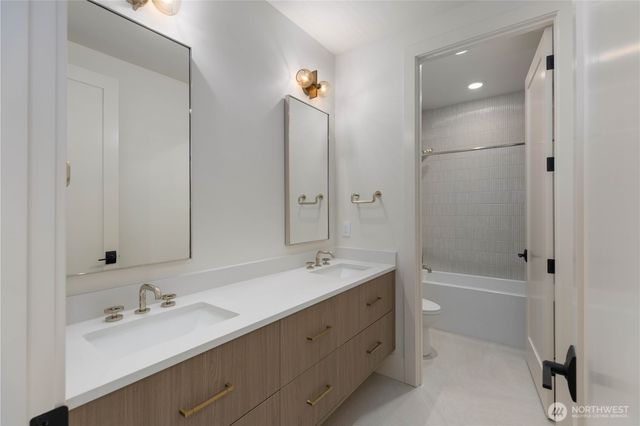 2202 102nd Place SE, Bellevue, WA 98004