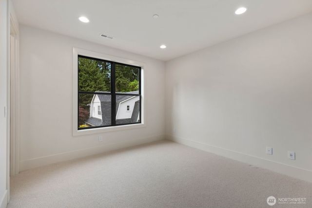 2202 102nd Place SE, Bellevue, WA 98004
