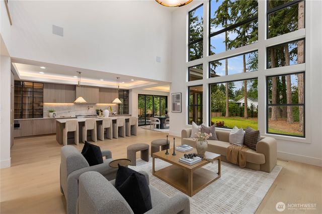 2202 102nd Place SE, Bellevue, WA 98004
