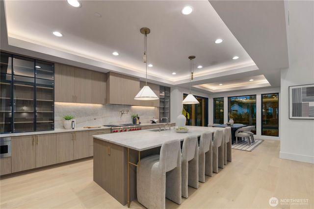 2202 102nd Place SE, Bellevue, WA 98004