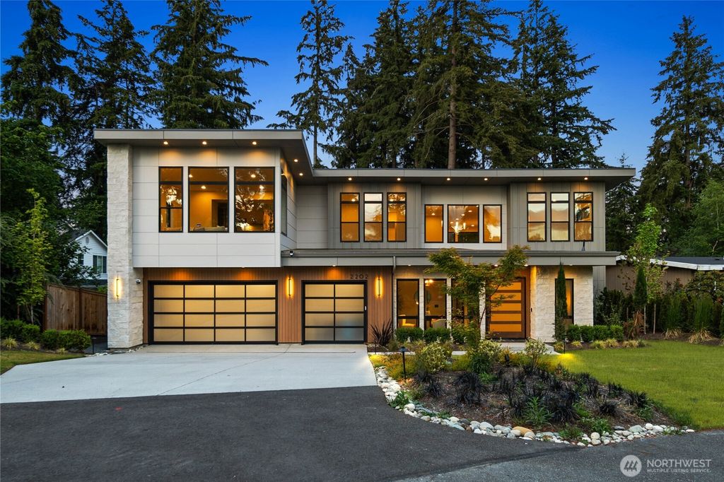 2202 102nd Place SE, Bellevue, WA 98004