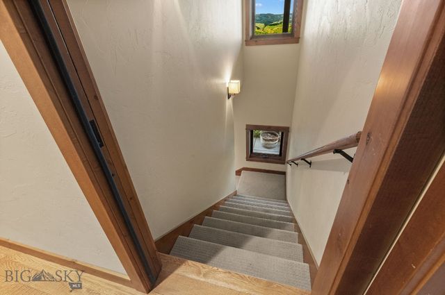 303 S Big Elk Meadow Road, Gallatin Gateway, MT 59730