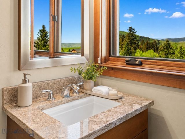 303 S Big Elk Meadow Road, Gallatin Gateway, MT 59730