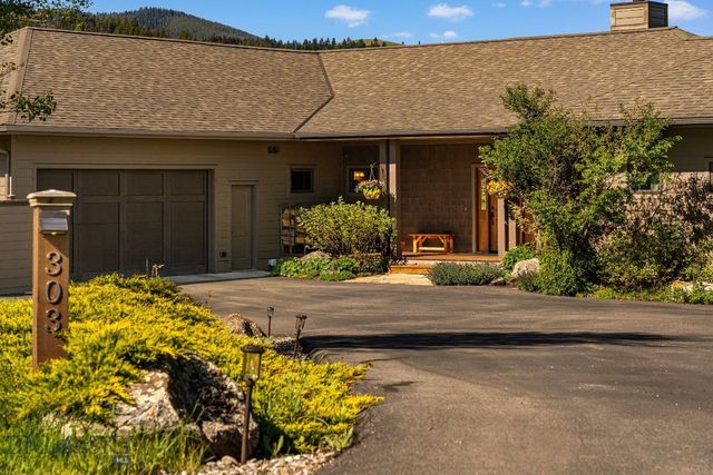 303 S Big Elk Meadow Road, Gallatin Gateway, MT 59730