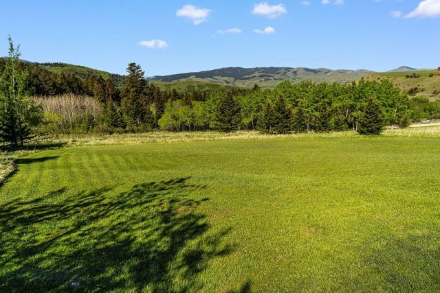 303 S Big Elk Meadow Road, Gallatin Gateway, MT 59730