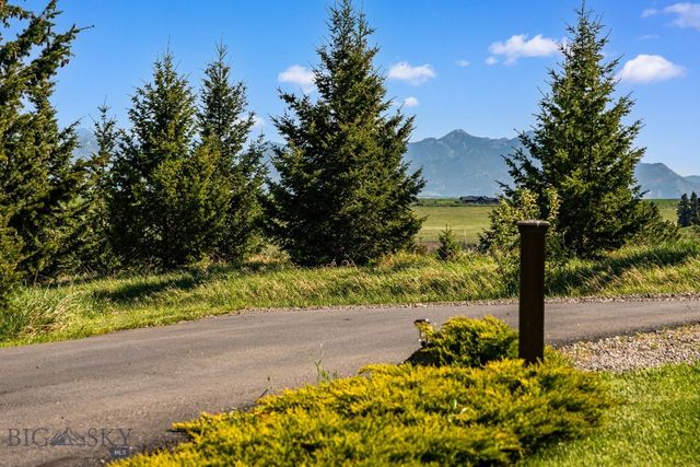 303 S Big Elk Meadow Road, Gallatin Gateway, MT 59730