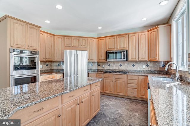 13071 INVERGORDON ST, Bristow, VA 20136