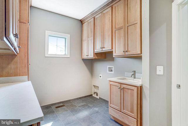 13071 INVERGORDON ST, Bristow, VA 20136