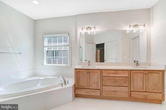 13071 INVERGORDON ST, Bristow, VA 20136