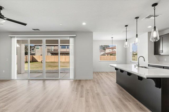 2041 Zane Way, Turlock, CA 95382