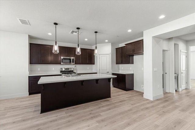 2041 Zane Way, Turlock, CA 95382