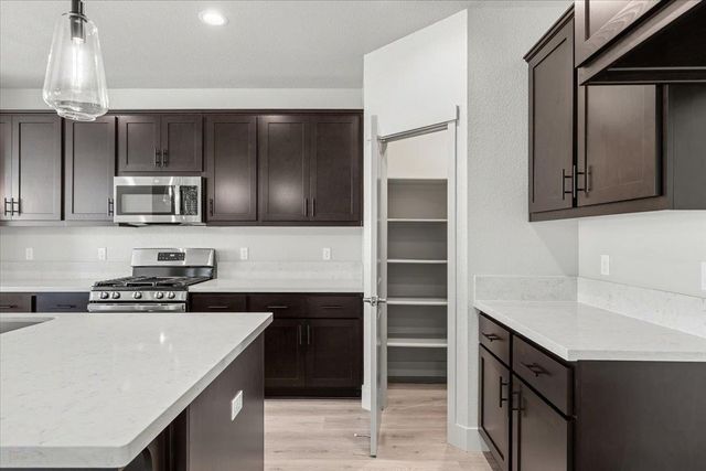 2041 Zane Way, Turlock, CA 95382